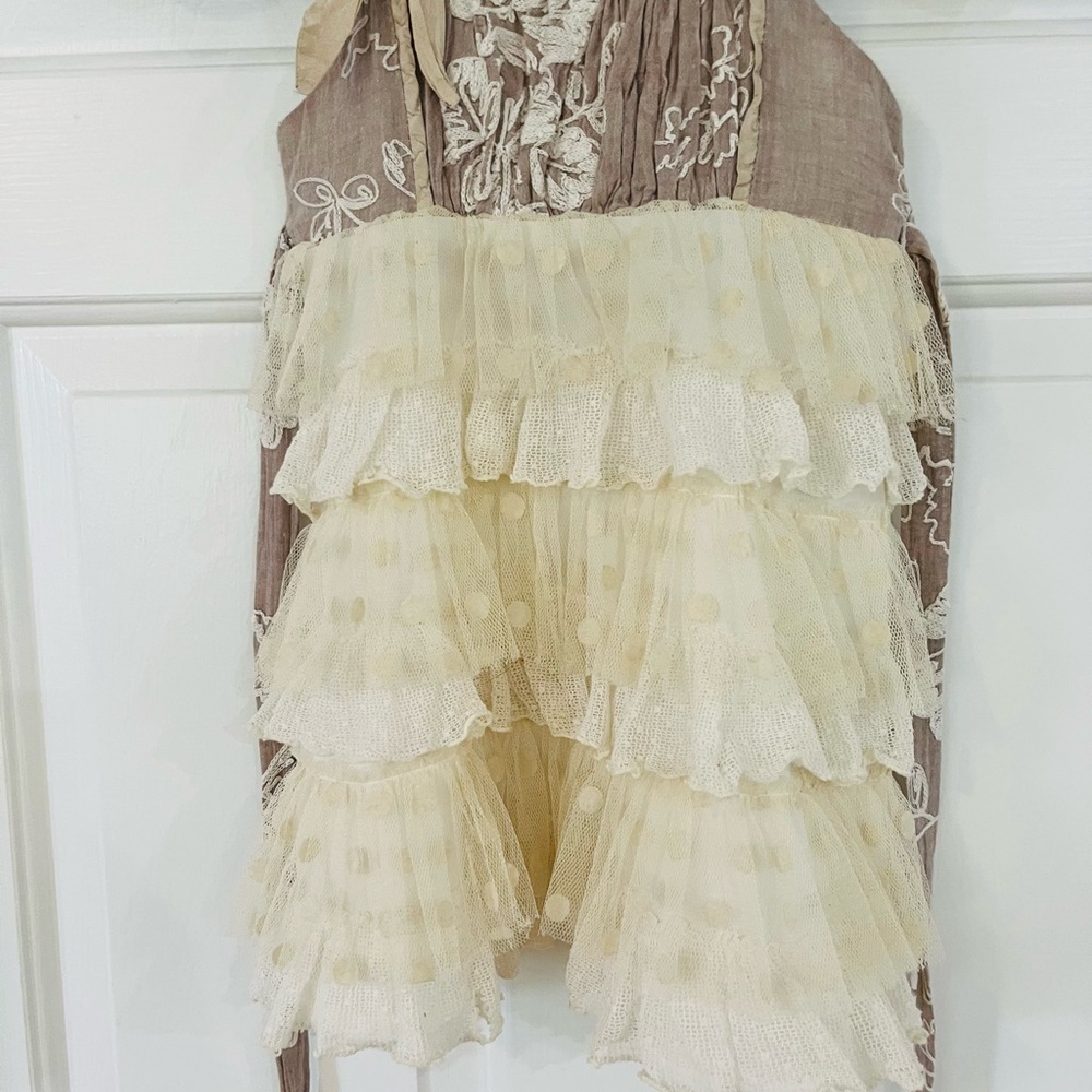 Isobella & Chloe Girl's Tan & Ivory Dress w Ruffles & Embroidery Sz 2T